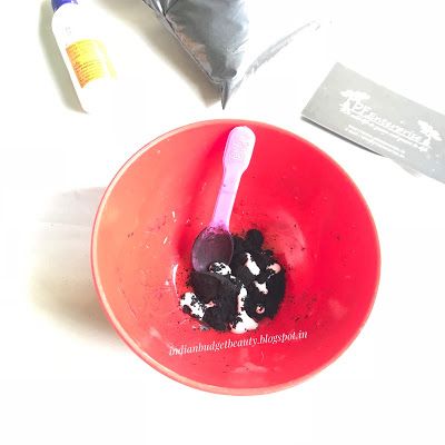 DIY Activated Charcoal & Fevicol Peel Off Mask